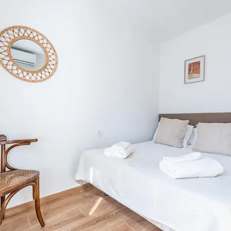 Vb Aguila 3br Beachfront Apartment